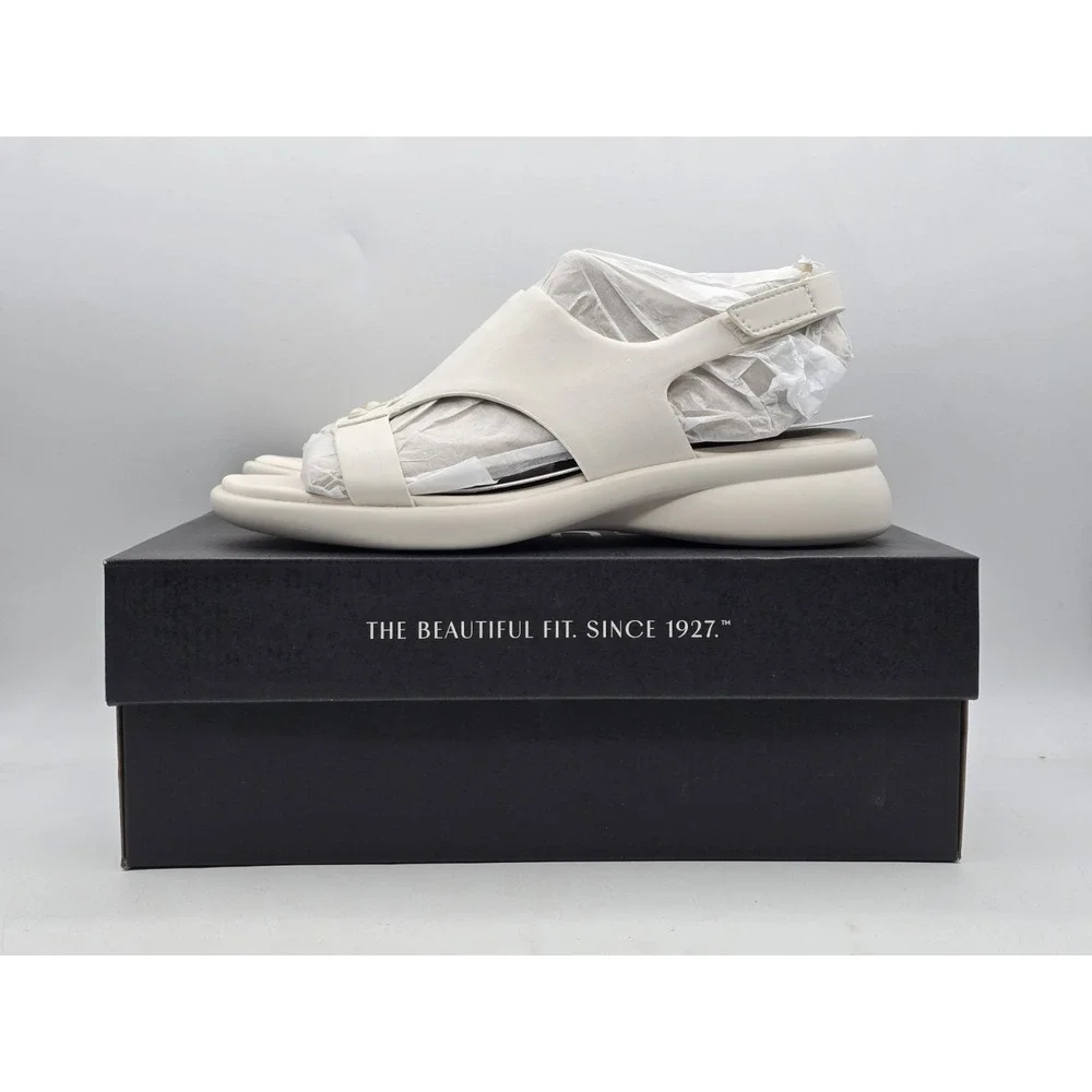 NEW Naturalizer Lillian warm White‎ Women's Sandals sz 7 W Wide